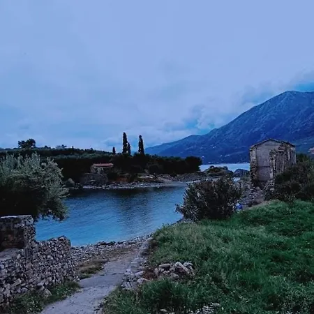 בית כפרי Smaragda