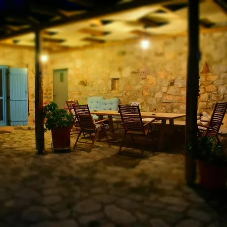 Smaragda 乡村民宿