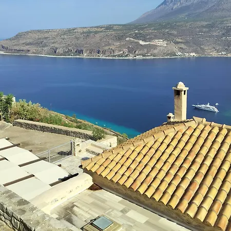 منزل ريفي Smaragda Liménion