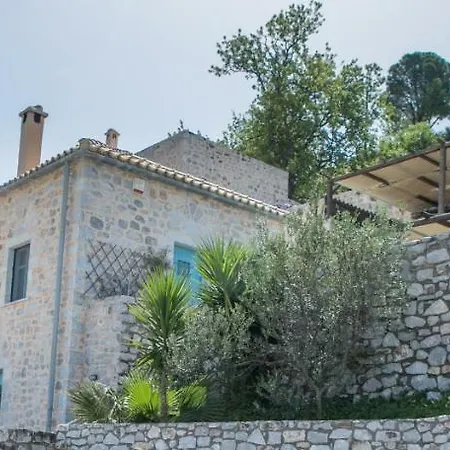 בית כפרי Smaragda *