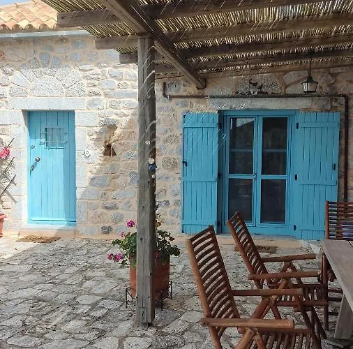 Smaragda Εξοχικό σπίτι *